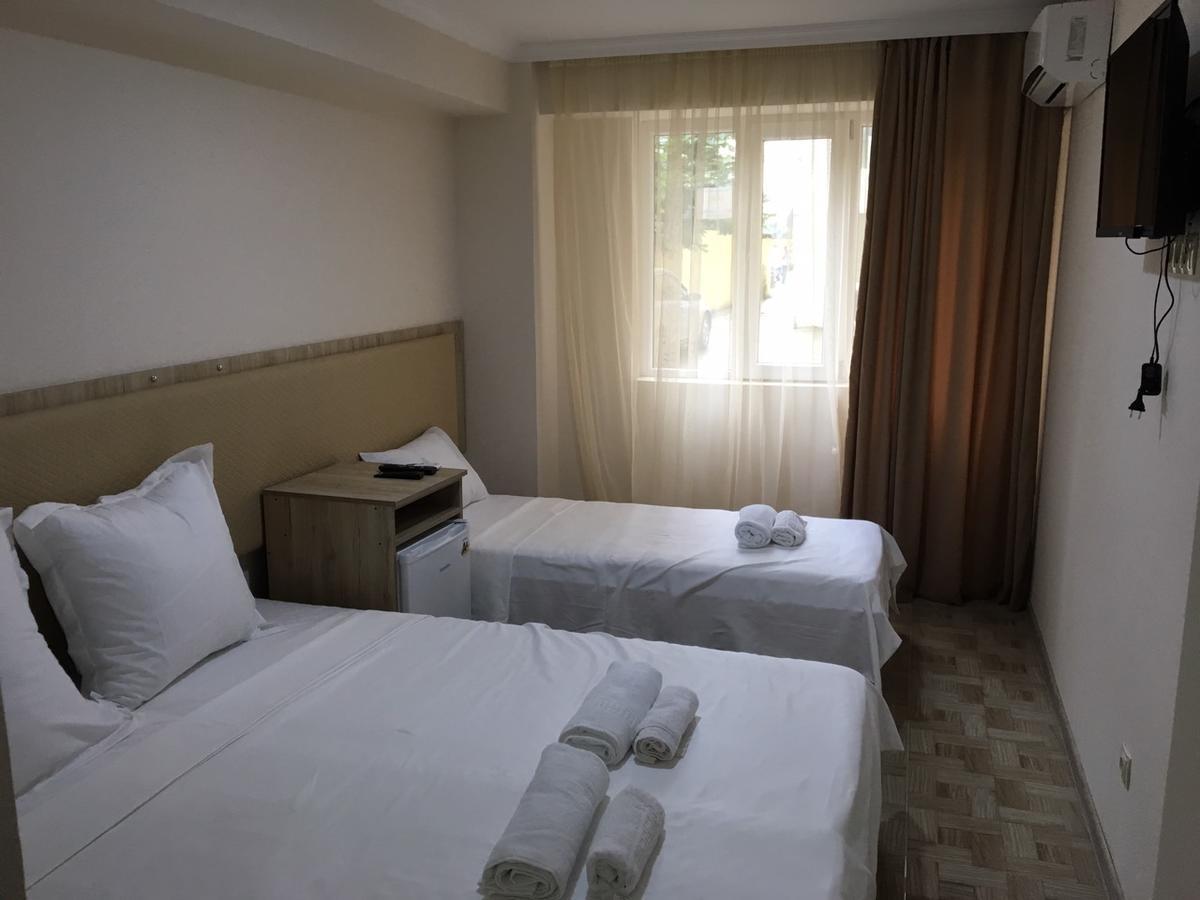 Hotel Femi Ji Batumi Exterior foto